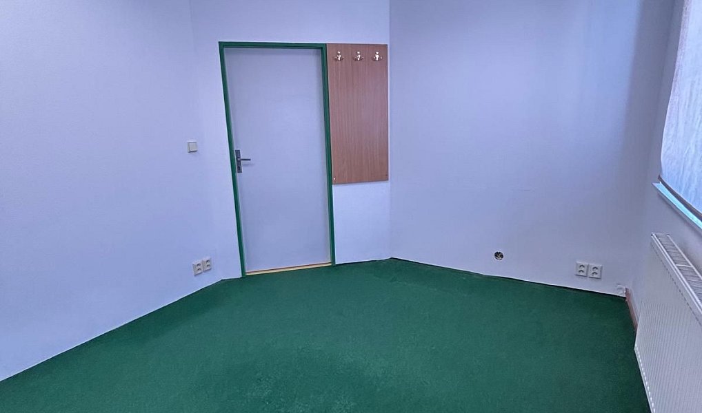 Pronájem kanceláře 12 m², Znojmo – náhled fotky 4
