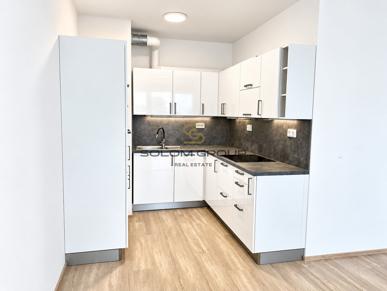 Pronájem bytu 2+kk 53 m² – fotografie 2
