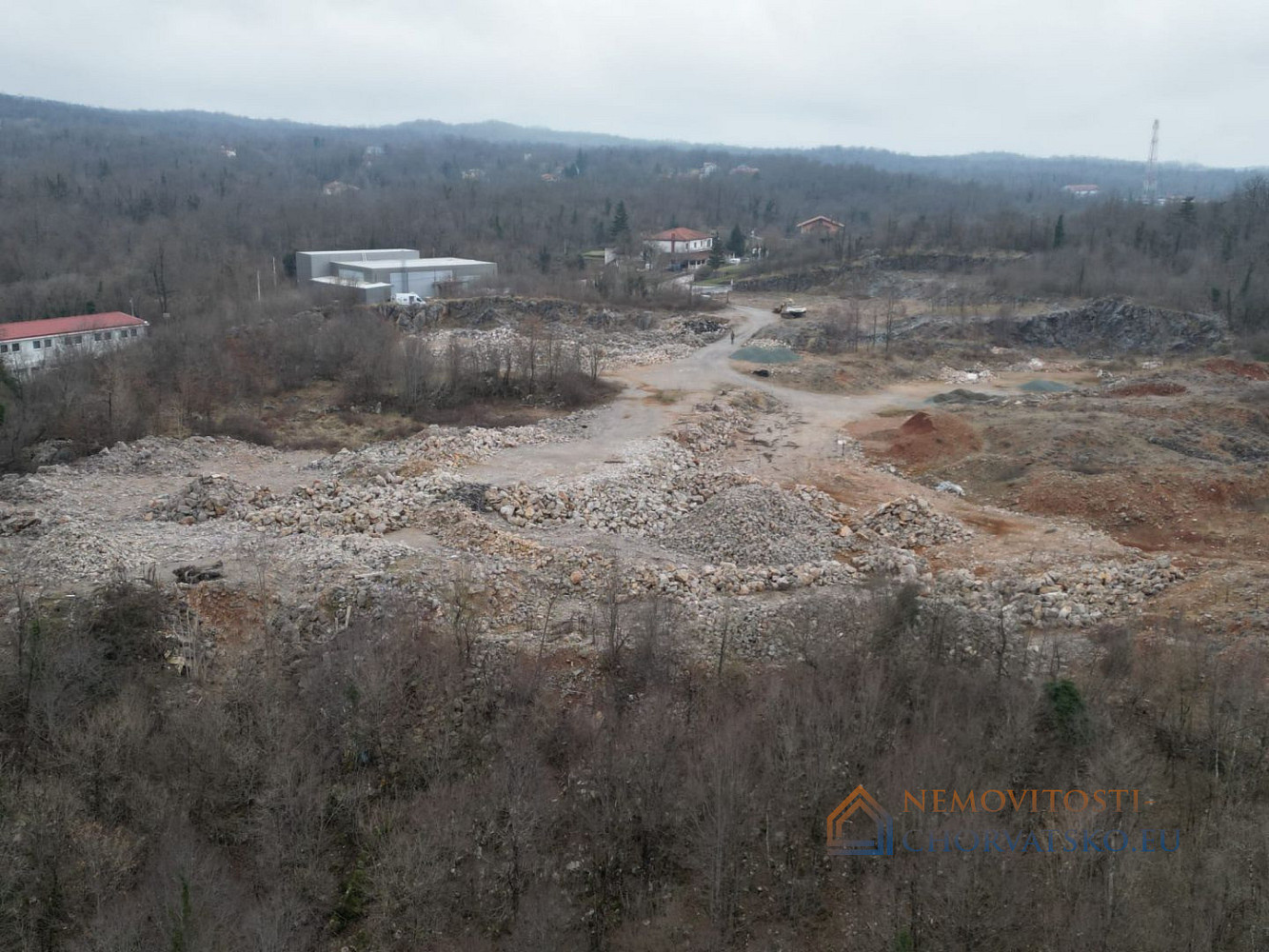 Prodej stavebního pozemku 2 018 m² - Widok 3
