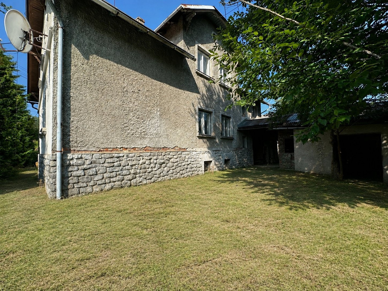 Prodej nájemního domu, činžáku 280 m² – fotografie 2