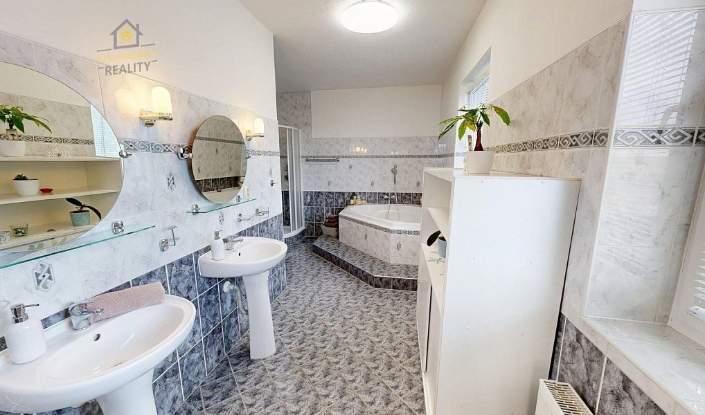 Prodej domu 580 m² s pozemkem 847 m², Rumburk – náhled fotky 9