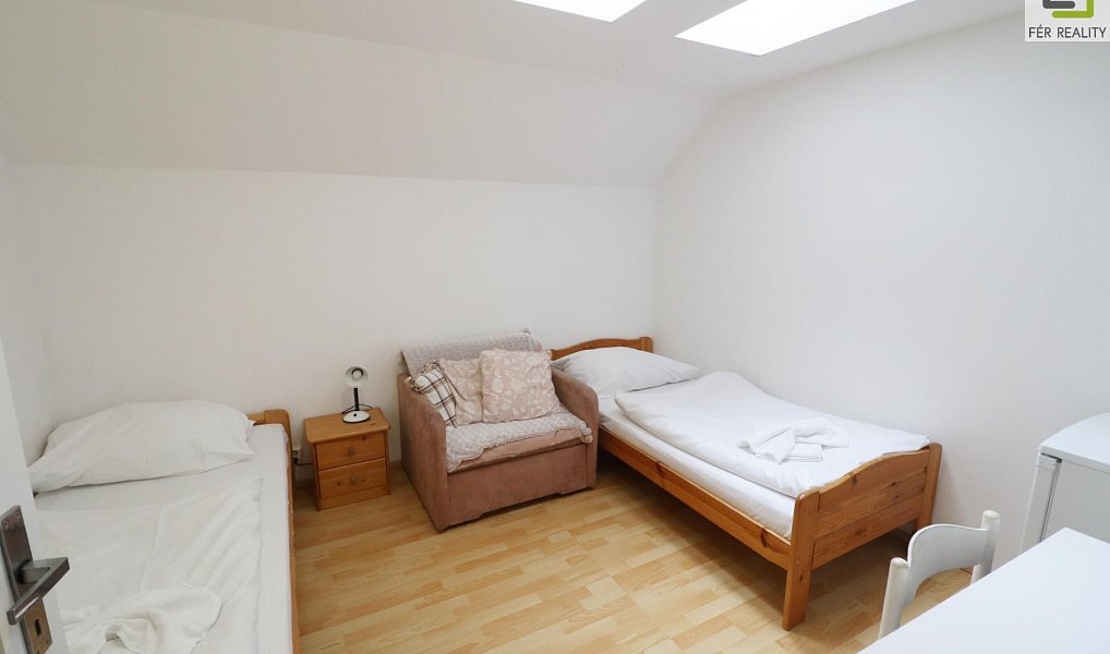 Prodej ubytovacího objektu 607 m², Vědomice – náhled fotky 24