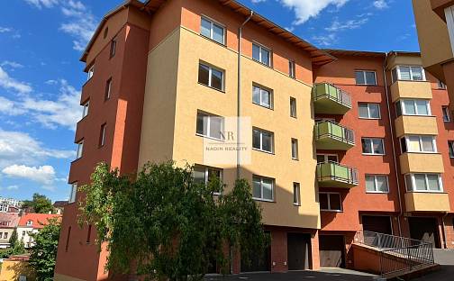 Prodej bytu 4+1 108 m², Zbrojnická, Karlovy Vary - Drahovice