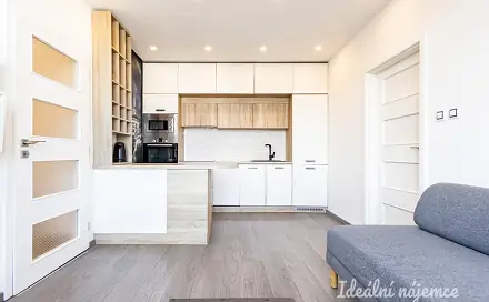 Pronájem bytu 2+kk 49 m², Zenklova, Praha 8