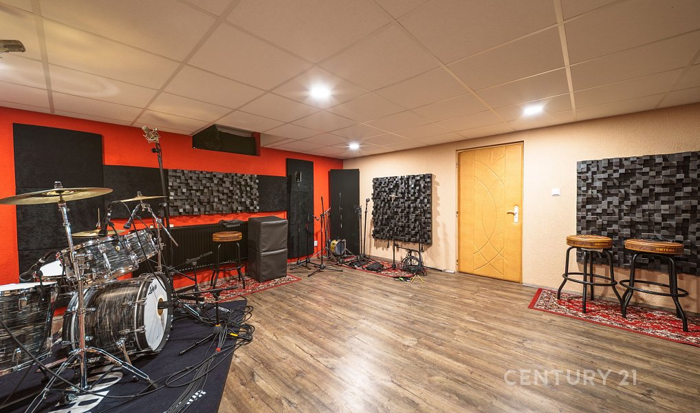 Prodej domu 545 m² s pozemkem 2 148 m², Chlumčany – náhled fotky 41