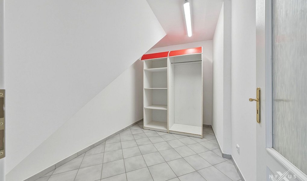 Pronájem domu 324 m² s pozemkem 287 m², Praha – náhled fotky 22