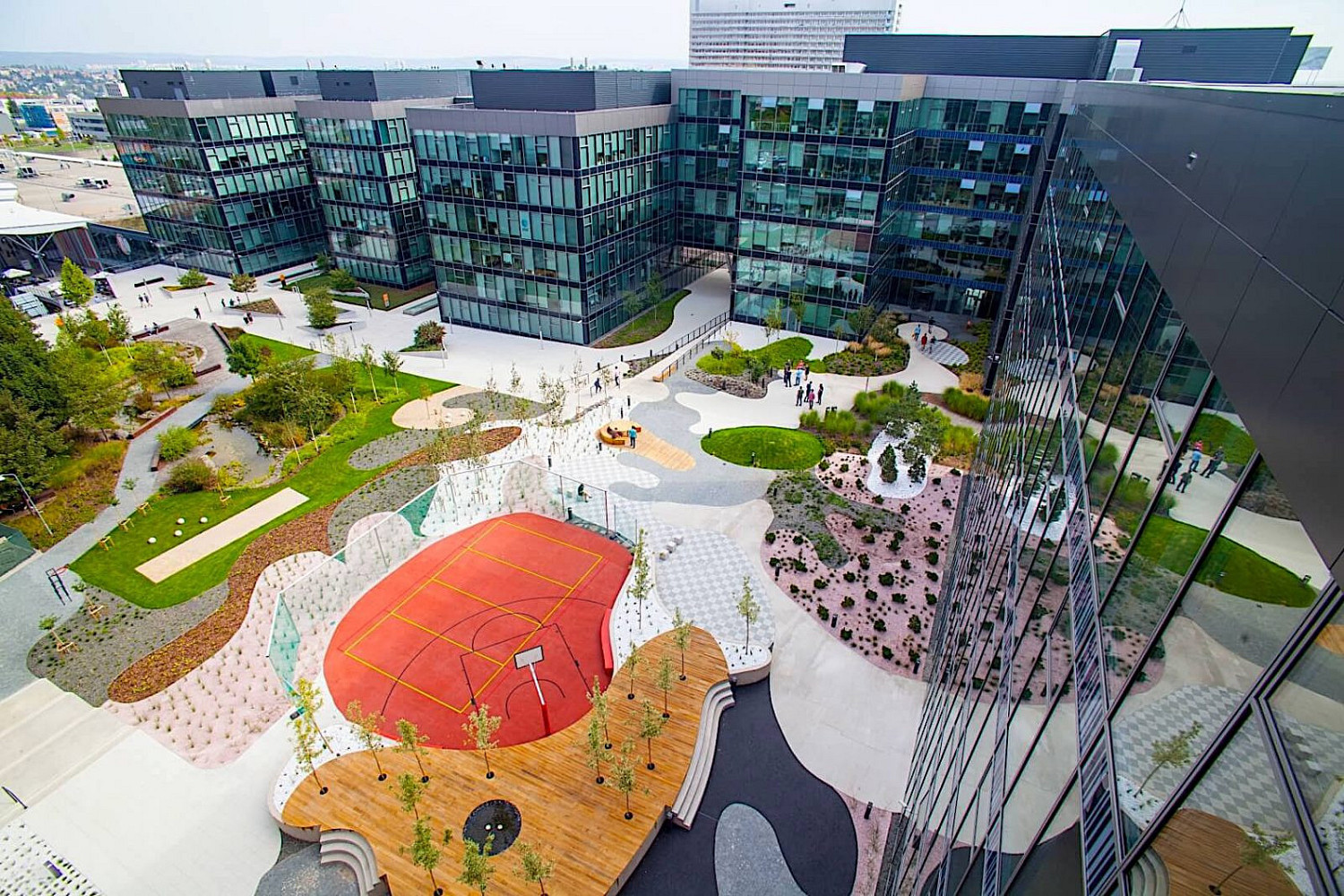 Pronájem kanceláře 2 224 m²