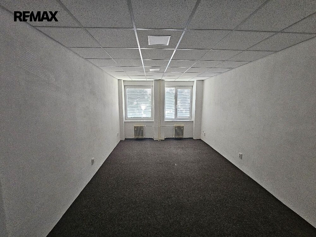 Pronájem kanceláře 19 m² – fotografie 3