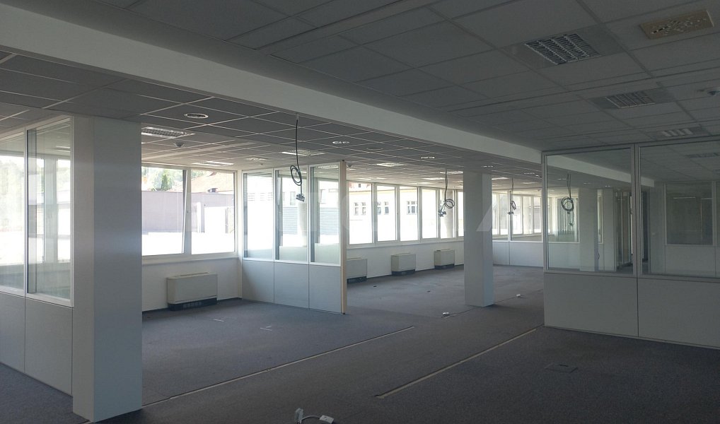 Pronájem kanceláře 589 m², Praha – náhled fotky 11