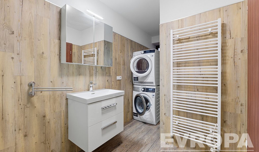 Prodej domu 155 m² s pozemkem 1 058 m², Roudnice – náhled fotky 9