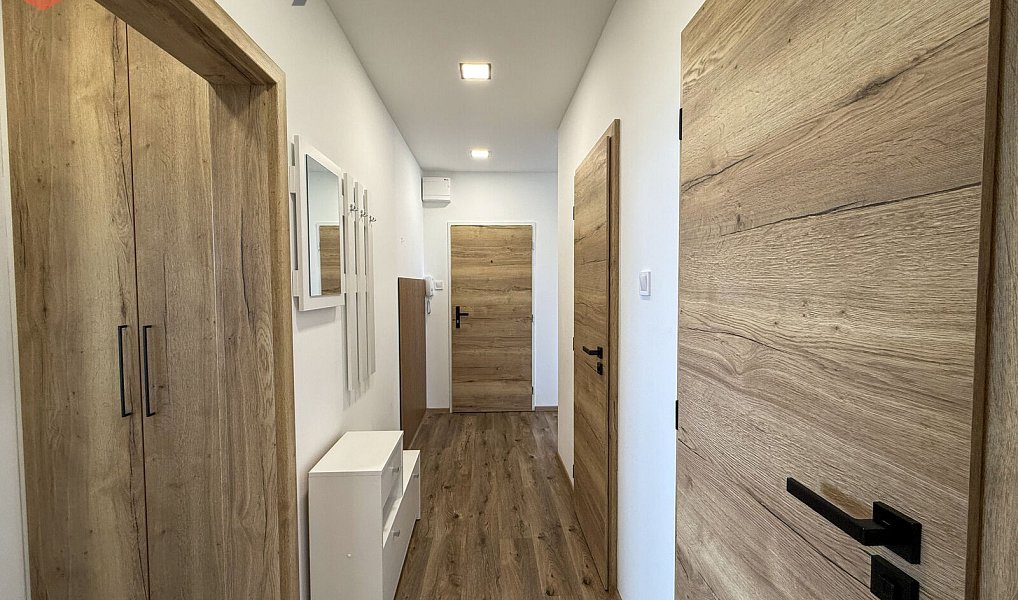 Pronájem bytu 3+1 70 m², Hodonín – náhled fotky 5