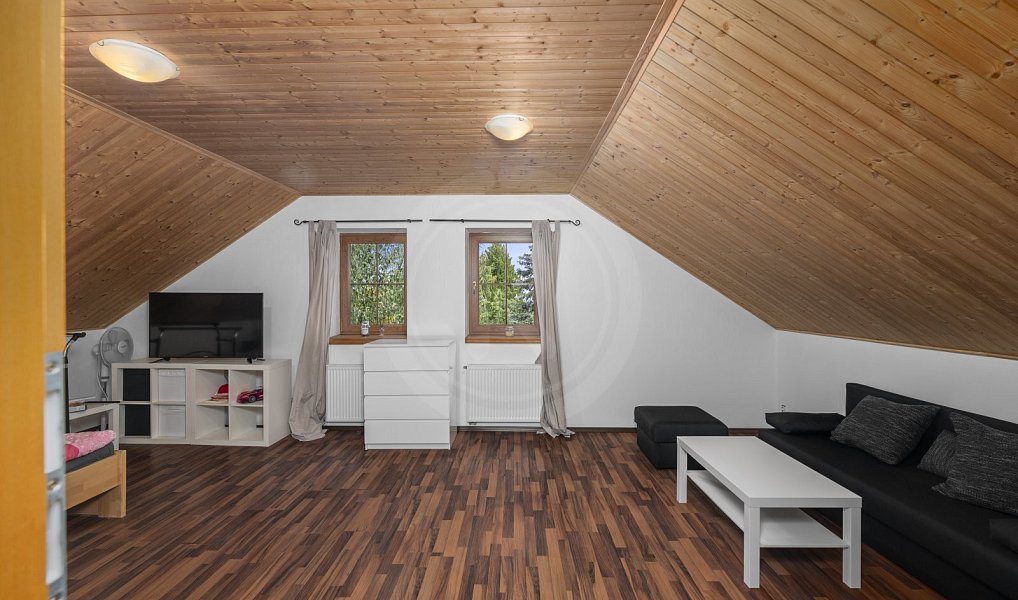 Prodej domu 125 m² s pozemkem 1 061 m², Hůry – náhled fotky 34