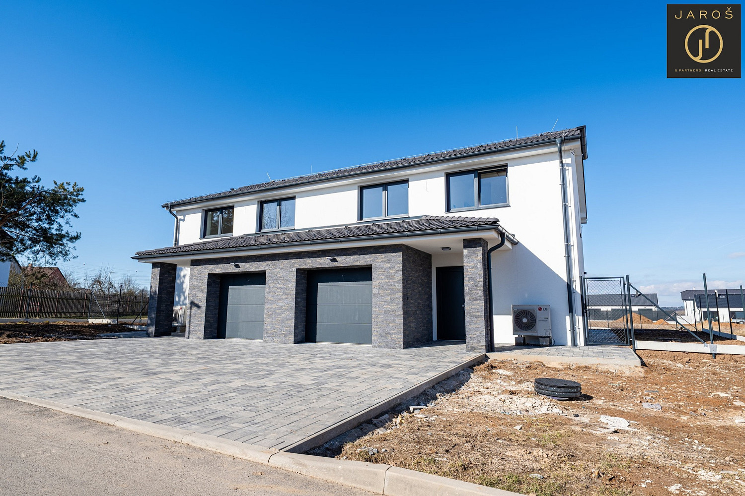 Prodej domu 120 m² s pozemkem 506 m² – fotografie 2