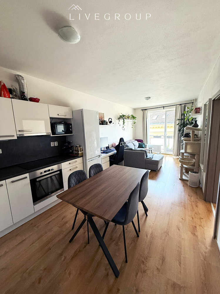 Pronájem bytu 2+kk 56 m² – pohled 6