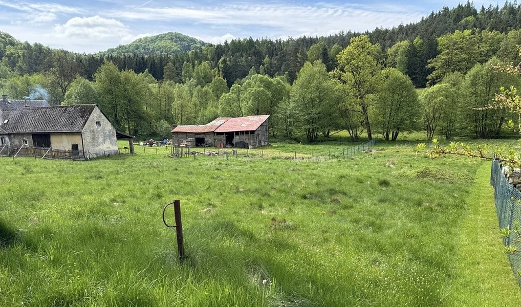 Prodej stavebního pozemku 1 131 m², Prysk – náhled fotky 2
