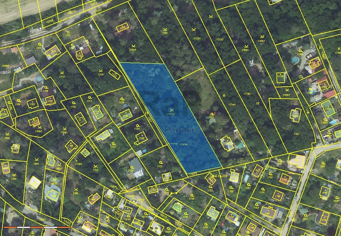 Prodej pole 2 442 m²