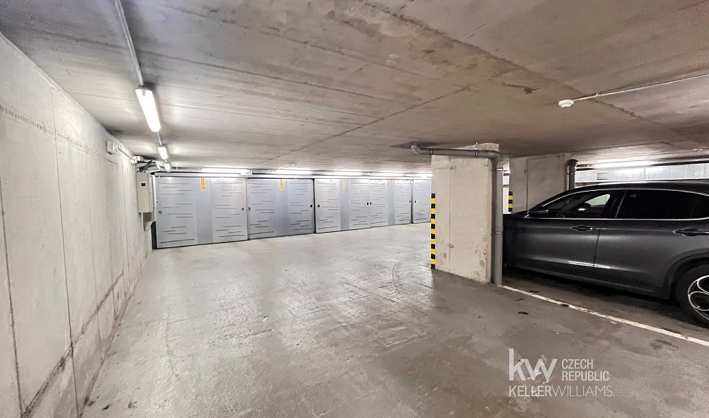 Pronájem garážového stání 11 m2, Praha – náhled fotky 15
