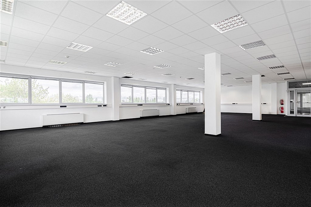 Pronájem kanceláře 257 m² — photo 4