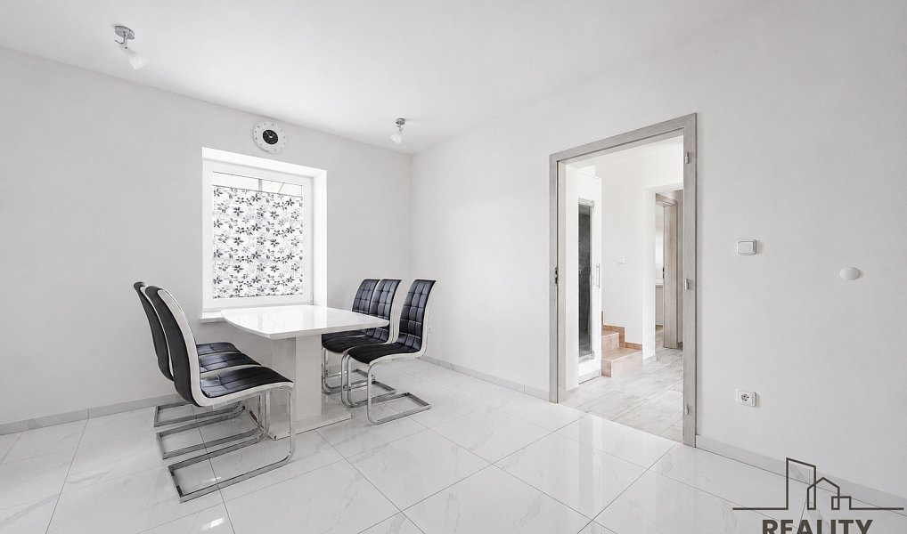 Prodej domu 170 m² s pozemkem 378 m², Smiřice – náhled fotky 8