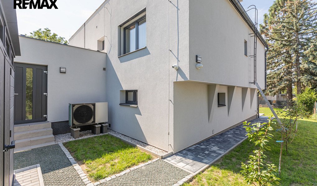 Prodej domu 244 m² s pozemkem 810 m², Praha – náhled fotky 41