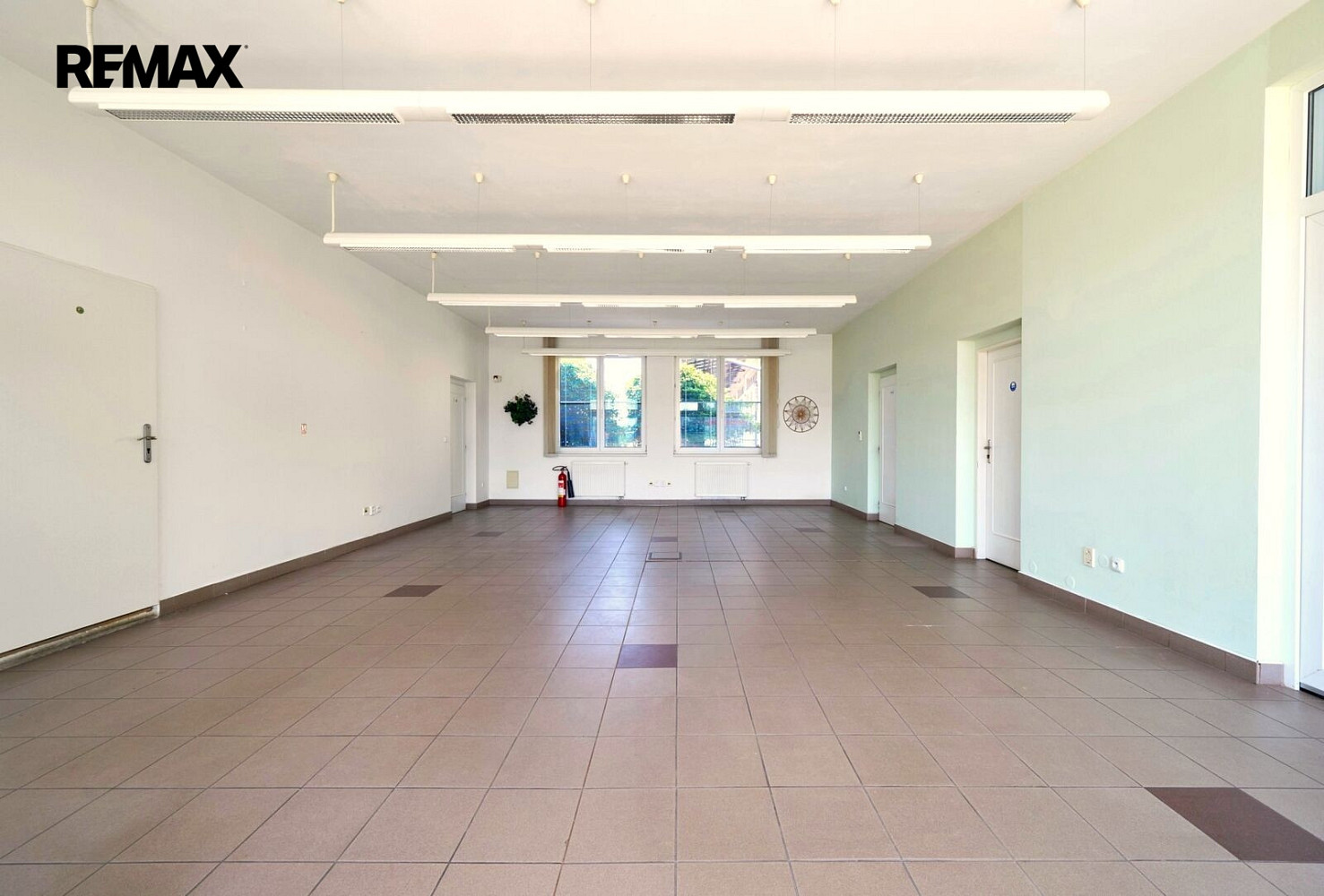 Prodej kanceláře 288 m² – fotografie 3