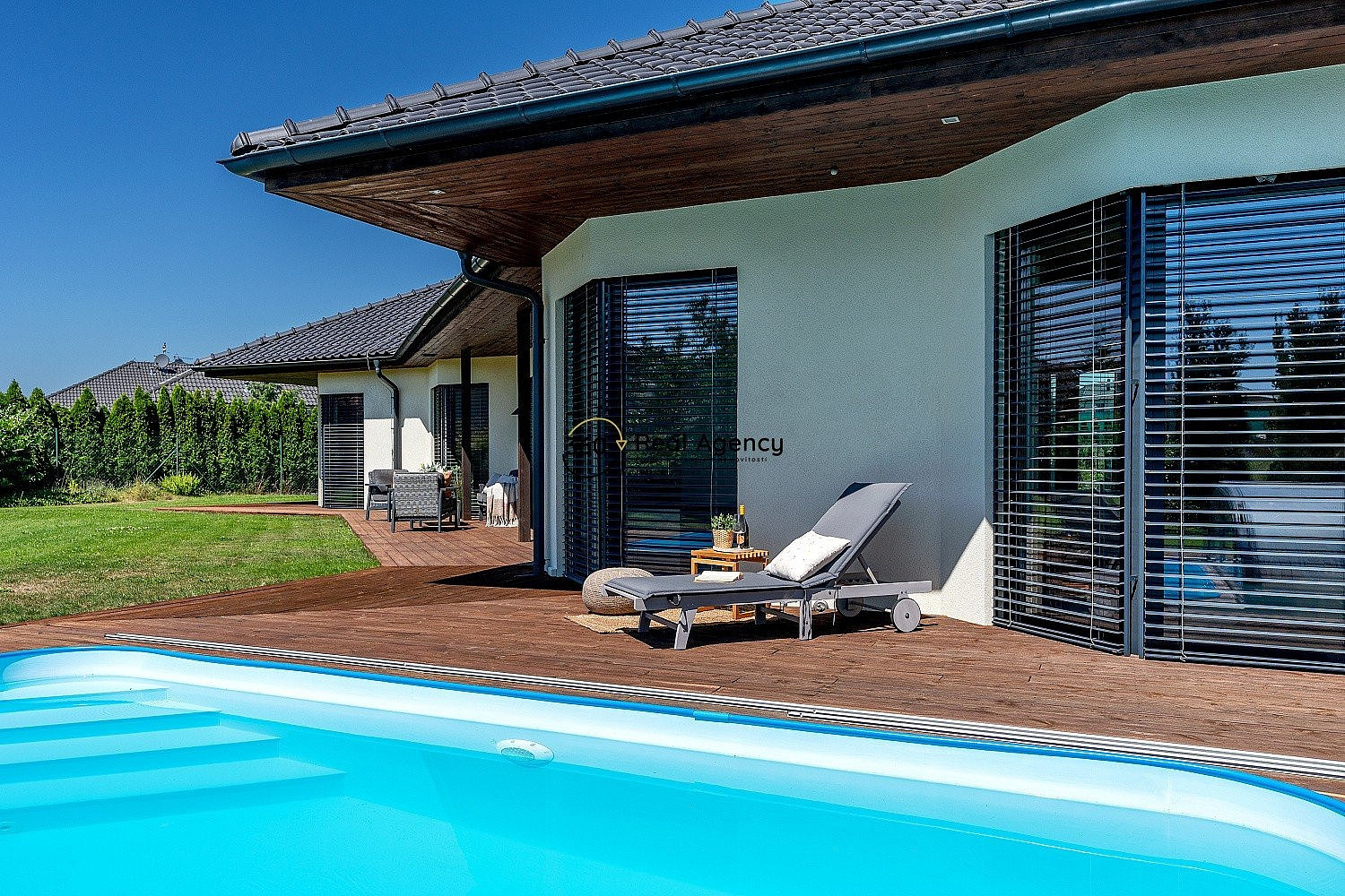 Prodej domu 214 m² s pozemkem 1 240 m²