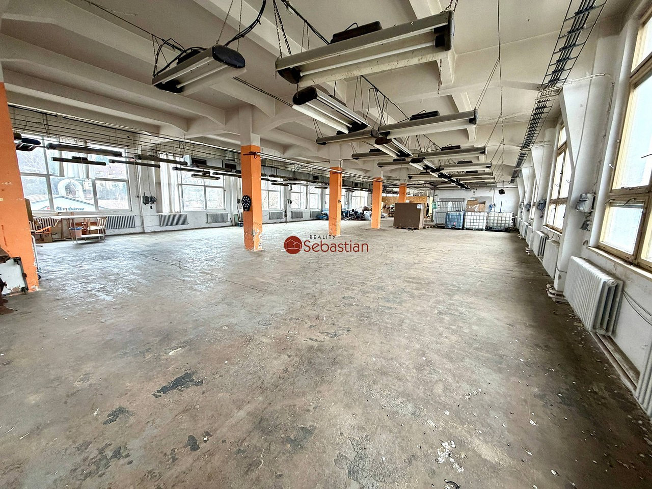 Pronájem kanceláře 1 000 m² — photo 2