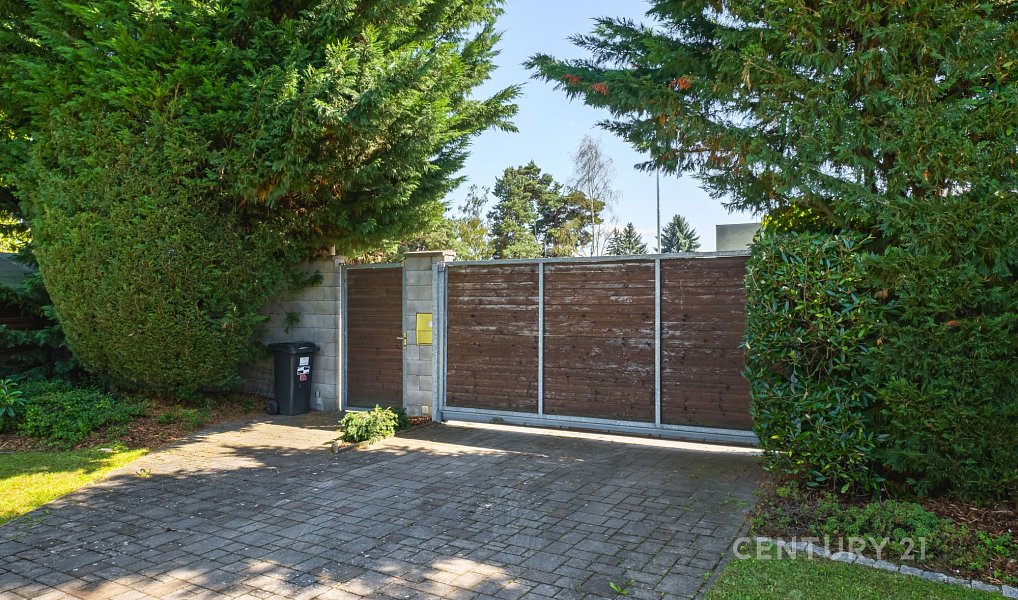 Pronájem domu 210 m² s pozemkem 1 586 m², Mukařov – náhled fotky 37
