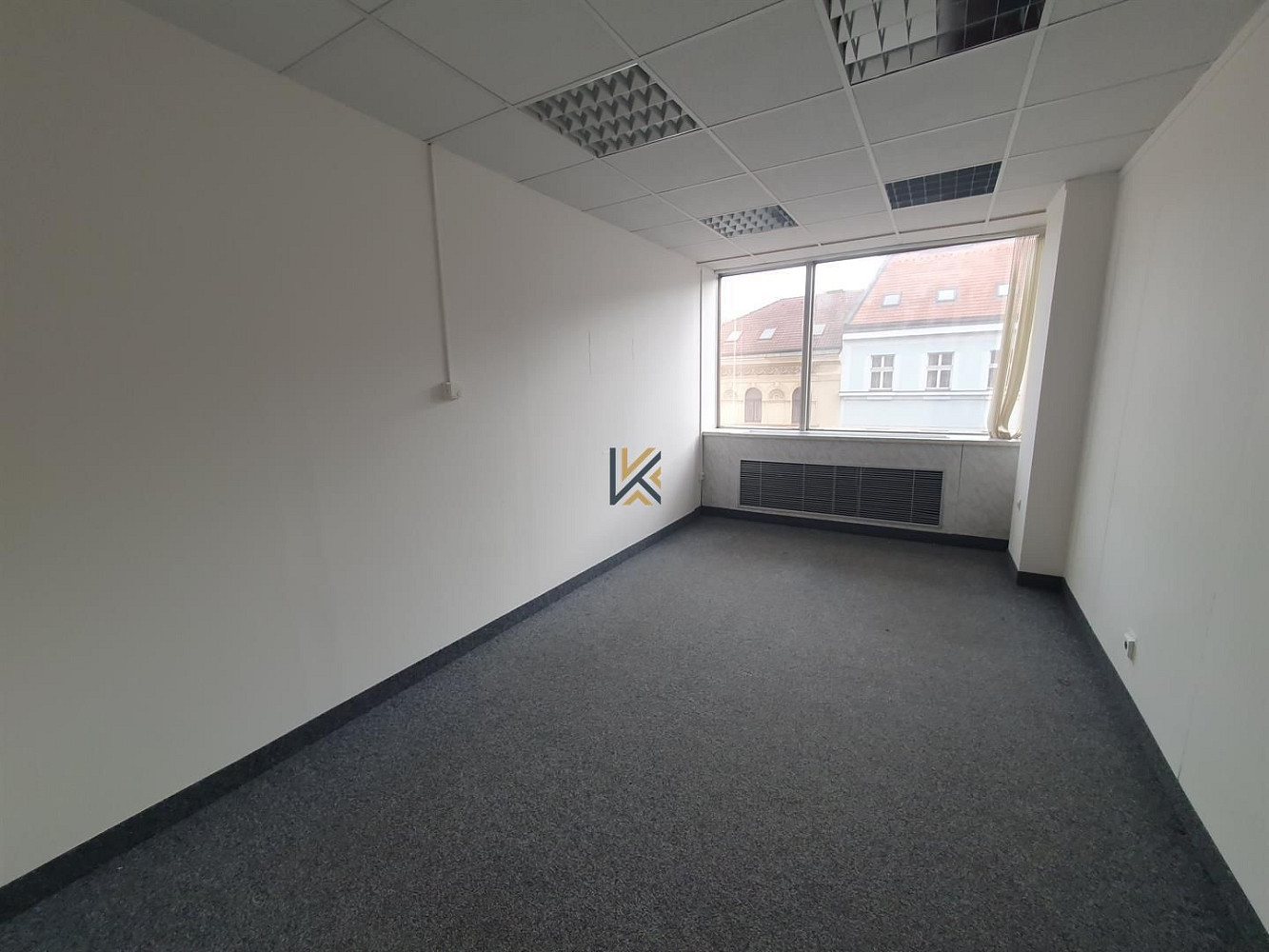 Pronájem kanceláře 16 m² – fotografie 3
