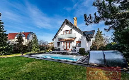 Pronájem domu 253 m² s pozemkem 900 m², Havraní, Praha 6 - Suchdol