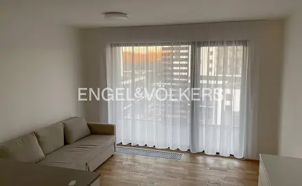 Pronájem bytu 1+kk 34 m², Mezi vodami, Praha 4 - Modřany