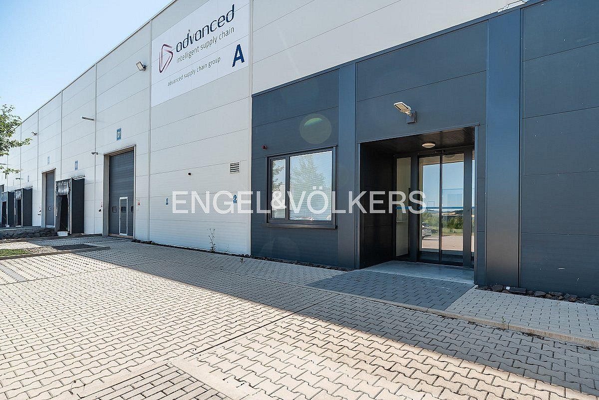Pronájem výrobních prostor 6 513 m² – fotografie 2