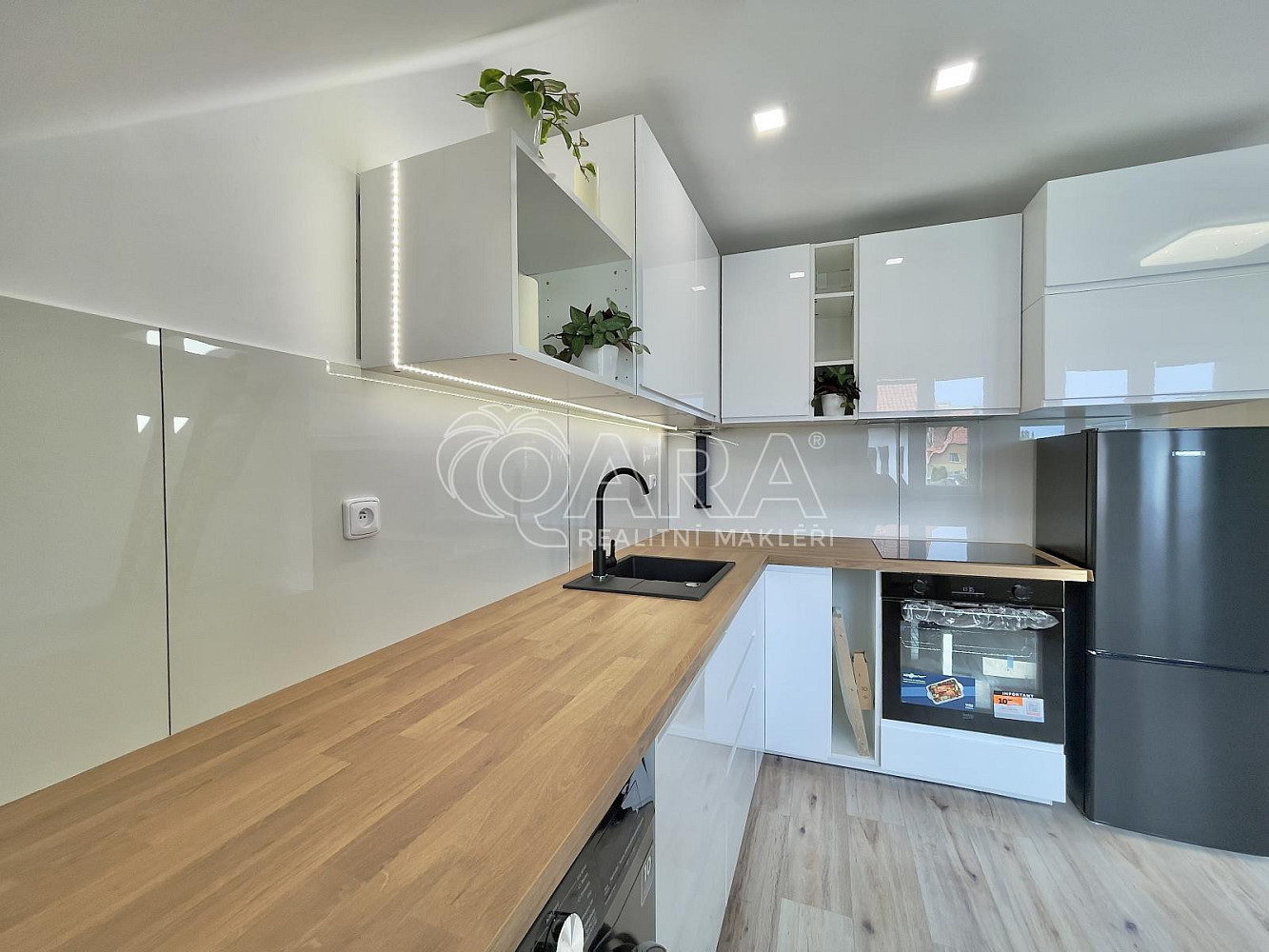Pronájem bytu 3+kk 85 m²
