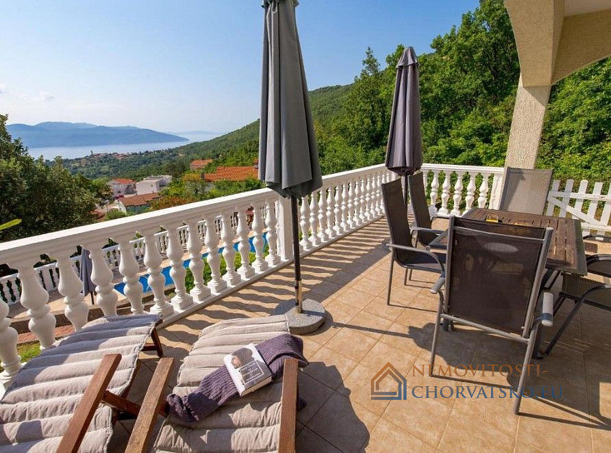 Prodej domu 300 m² s pozemkem 874 m² - Więcej