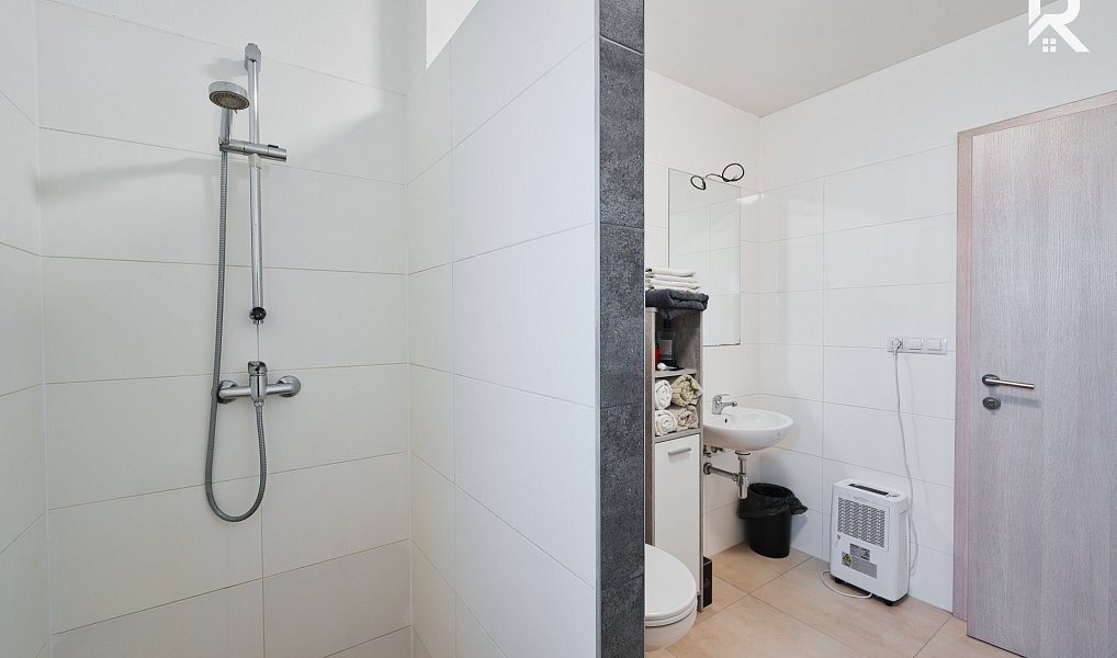 Prodej ubytovacího objektu 617 m², Drnholec – náhled fotky 18