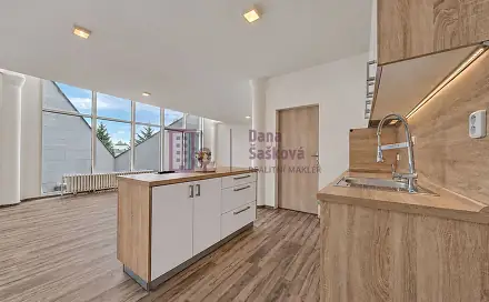 Pronájem bytu 3+kk 78 m², Nádražní, Jindřichův Hradec - Jindřichův Hradec II
