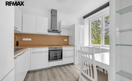 Pronájem bytu 2+1 58 m², Zátopkova, Milovice - Mladá, okres Nymburk