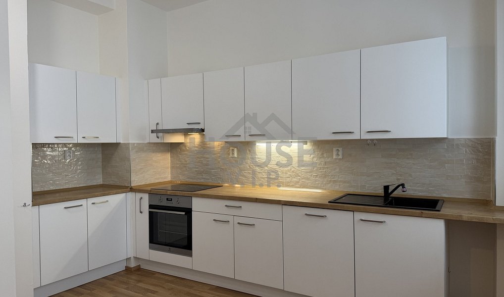 Prodej bytu 4+1 141 m², Praha – náhled fotky 18