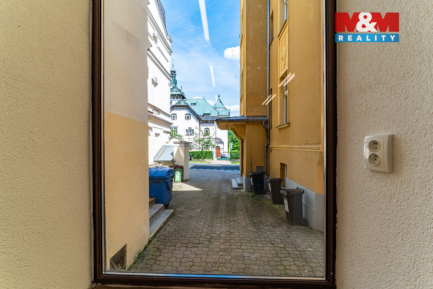 Pronájem obchodních prostor 76 m² — photo 2