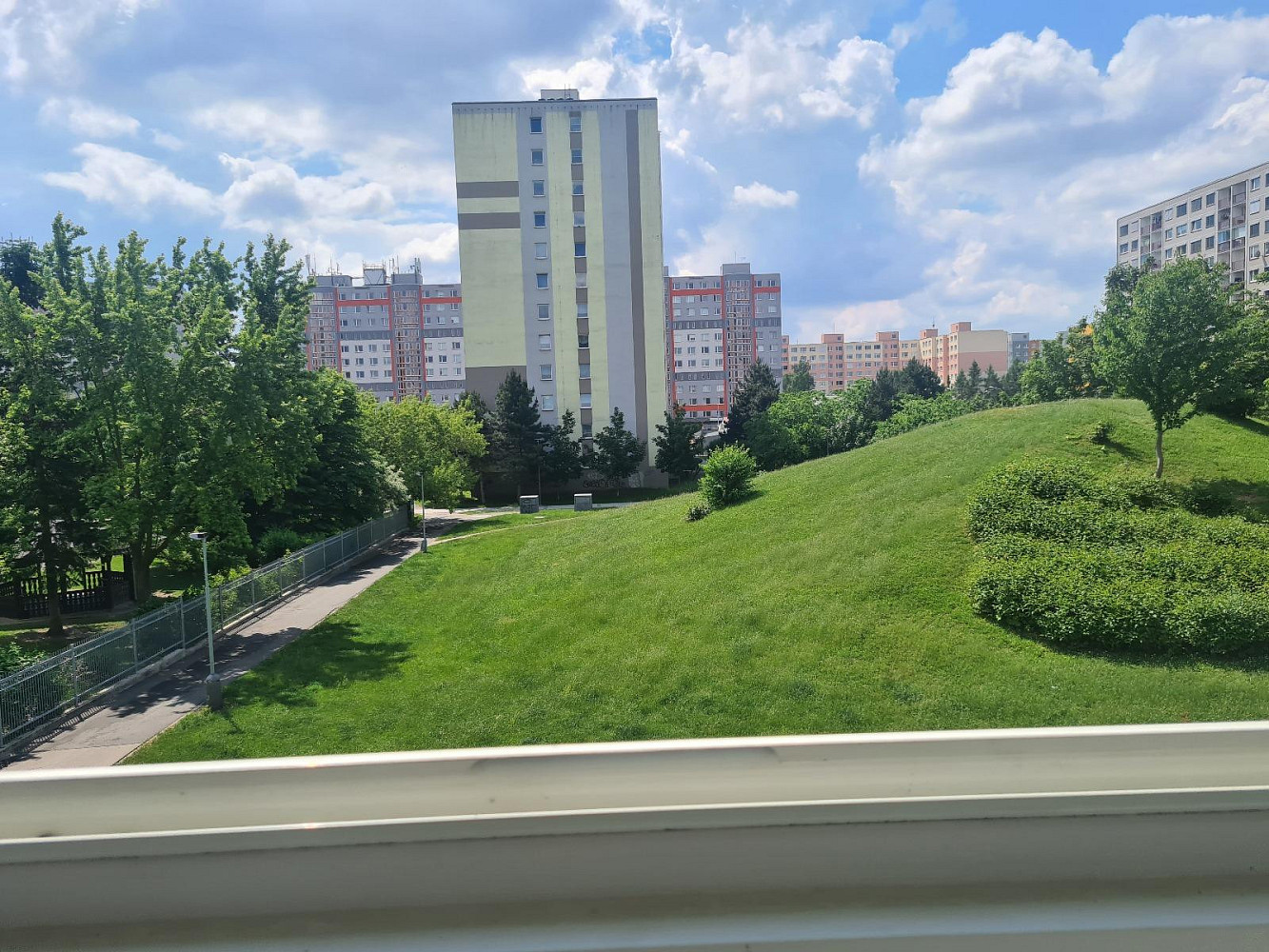 Pronájem bytu 2+kk 55 m² – fotografie 2
