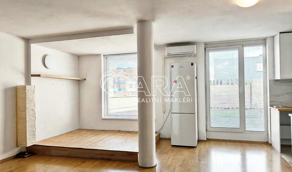 Pronájem bytu 2+kk 71 m², Praha – fotka 1 z 16