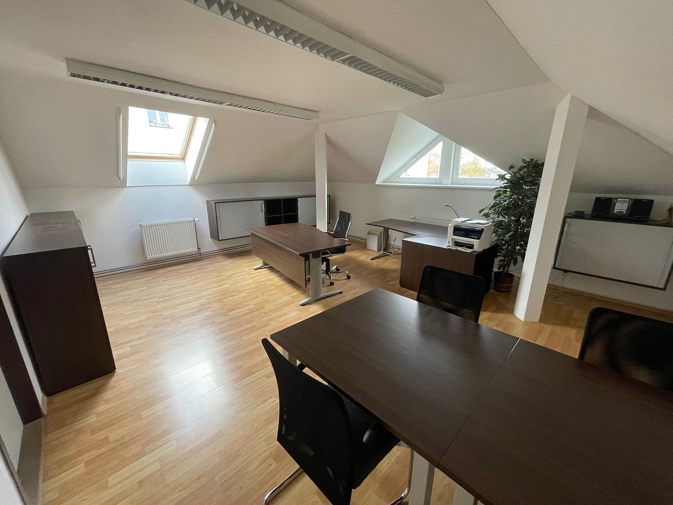 Prodej obchodních prostor 296 m²