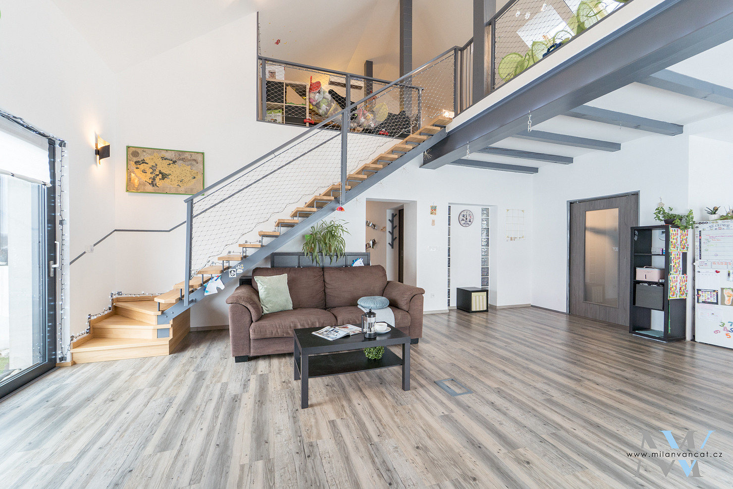 Prodej domu 257 m² s pozemkem 1 805 m² – pohled 2
