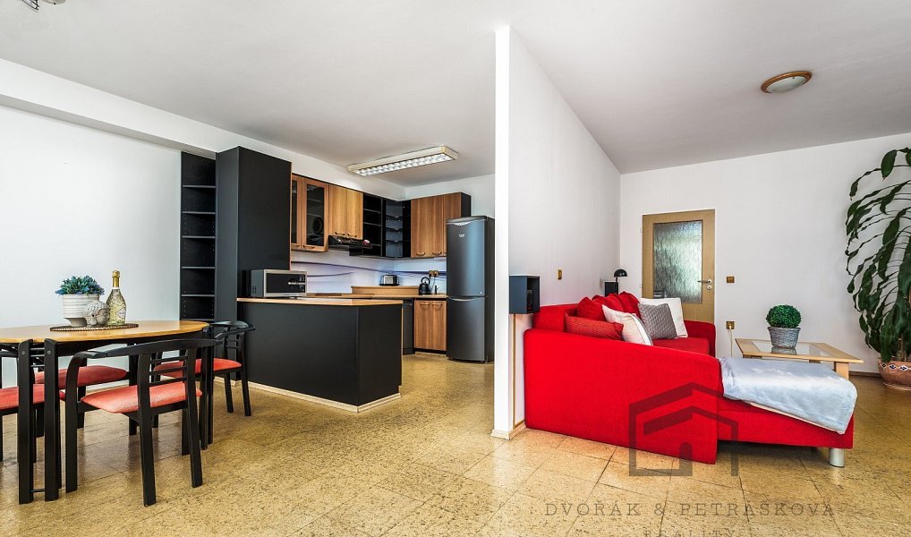 Pronájem bytu 3+kk 86 m², Praha – náhled fotky 2