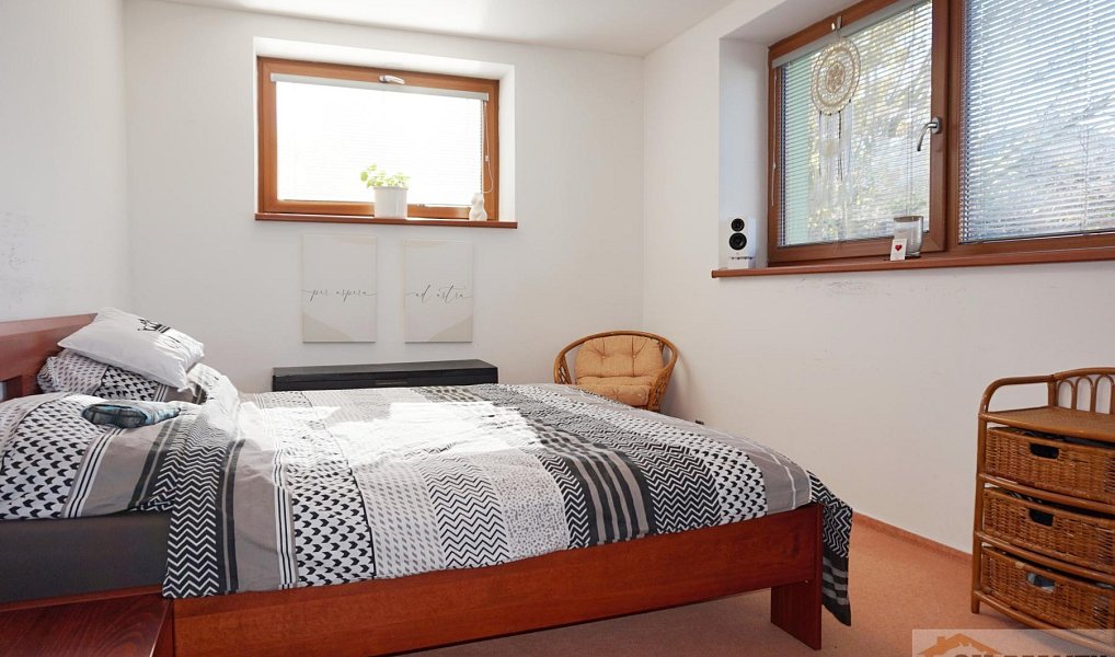 Prodej domu 197 m² s pozemkem 2 022 m², Mostkovice – náhled fotky 15