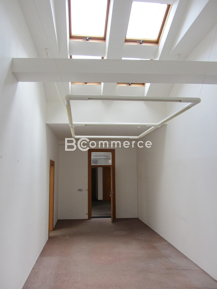 Pronájem kanceláře 61 m² – fotografie 3