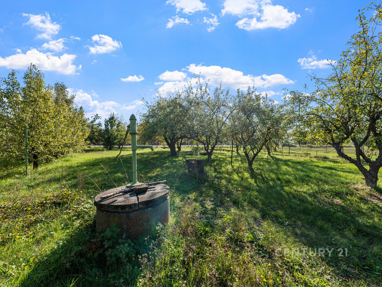 Prodej stavebního pozemku 1 096 m²