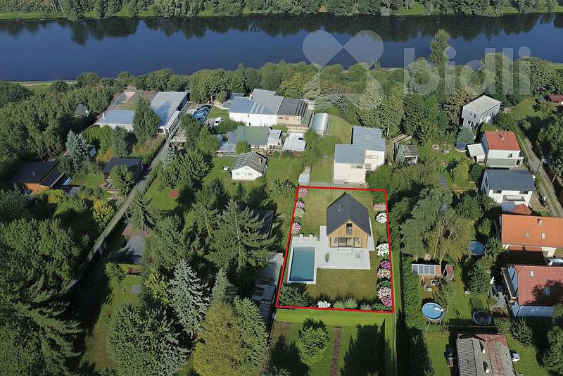 Prodej stavebního pozemku 830 m² – fotografie 2