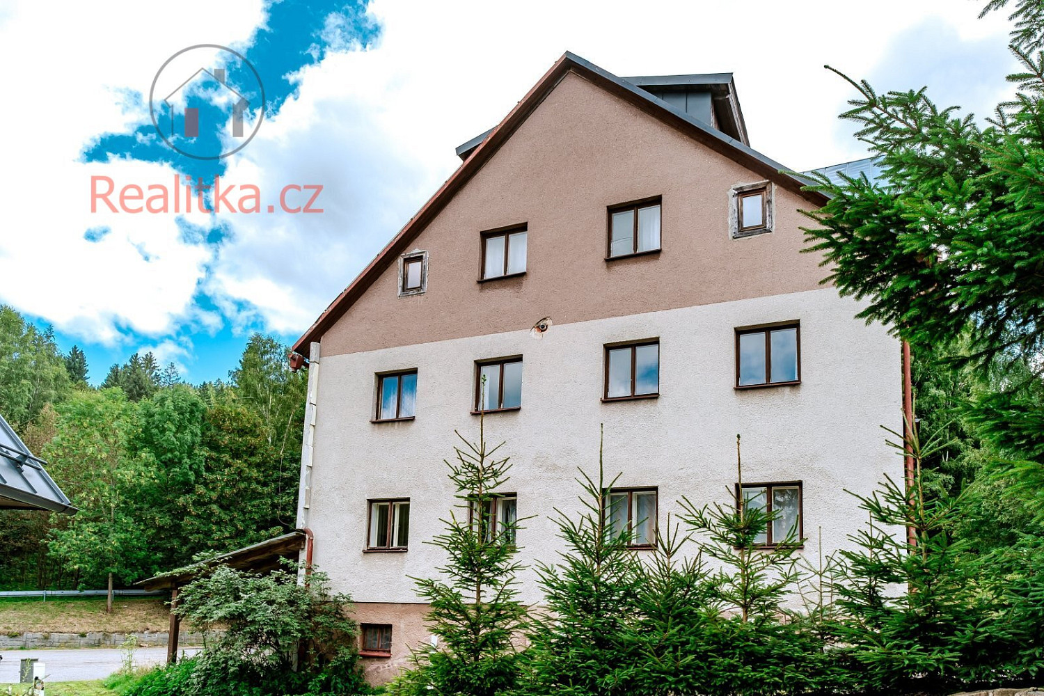 Prodej ubytovacího objektu 650 m² – fotografie 4