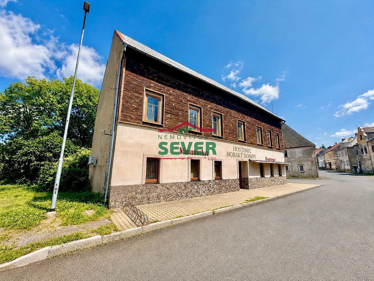 Prodej komerčního objektu (jiného typu) 800 m²